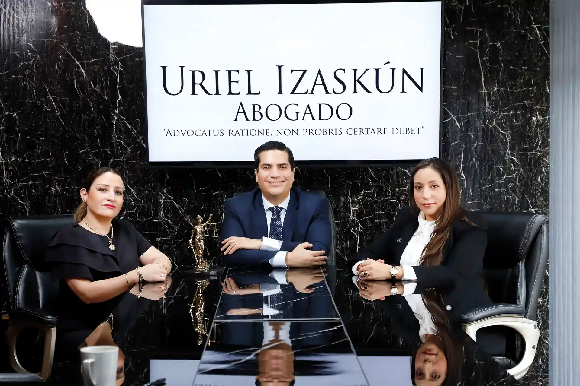 Uriel Izaskún Abogado