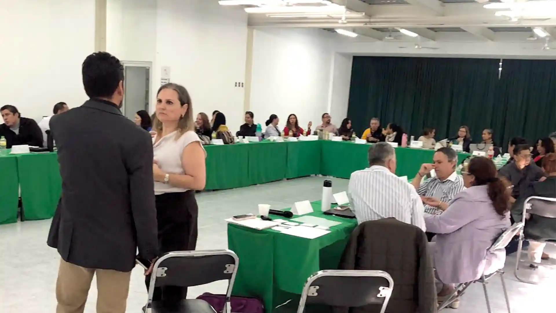 Cultivan líderes profesionales de alto impacto mediante programas experienciales y personalizados