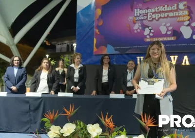 Berenice Araujo, alumna que recibió un reconocimiento por mérito académico