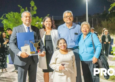 Carlos Rosas, María Elena Hernández, Ivette Rosas, Roberto Rosas y Rogelia Rosas