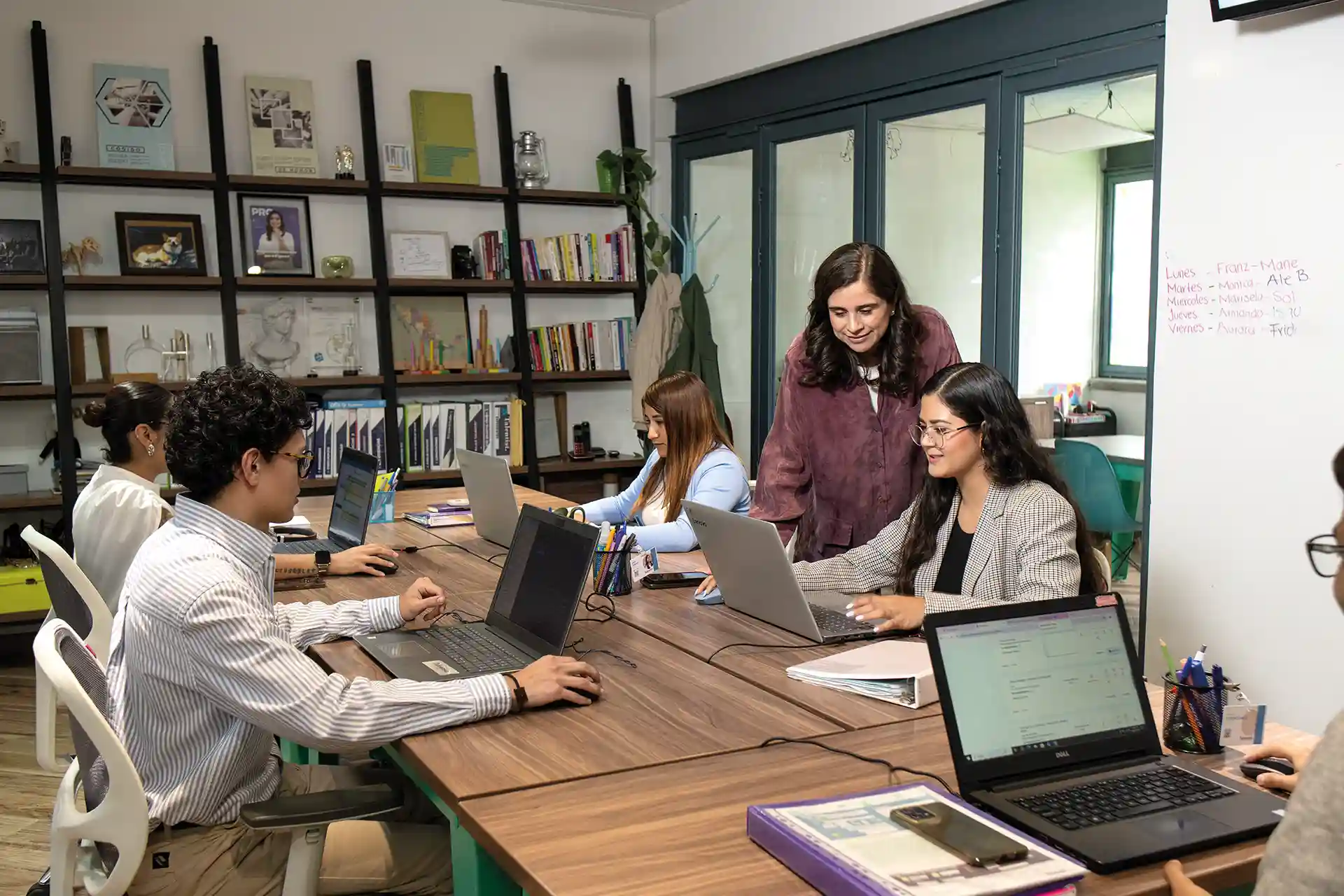 Presentan el programa Video CV a sus clientes, que permite el acercamiento del candidato previo a su primera entrevista.