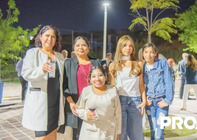 María Elena Hernández, Juanita Hernández, Ivette Rosas, Kate Hernández y Yamilet Hernández
