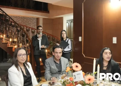 Para consentir a los socios comerciales se entregaron numerosos premios