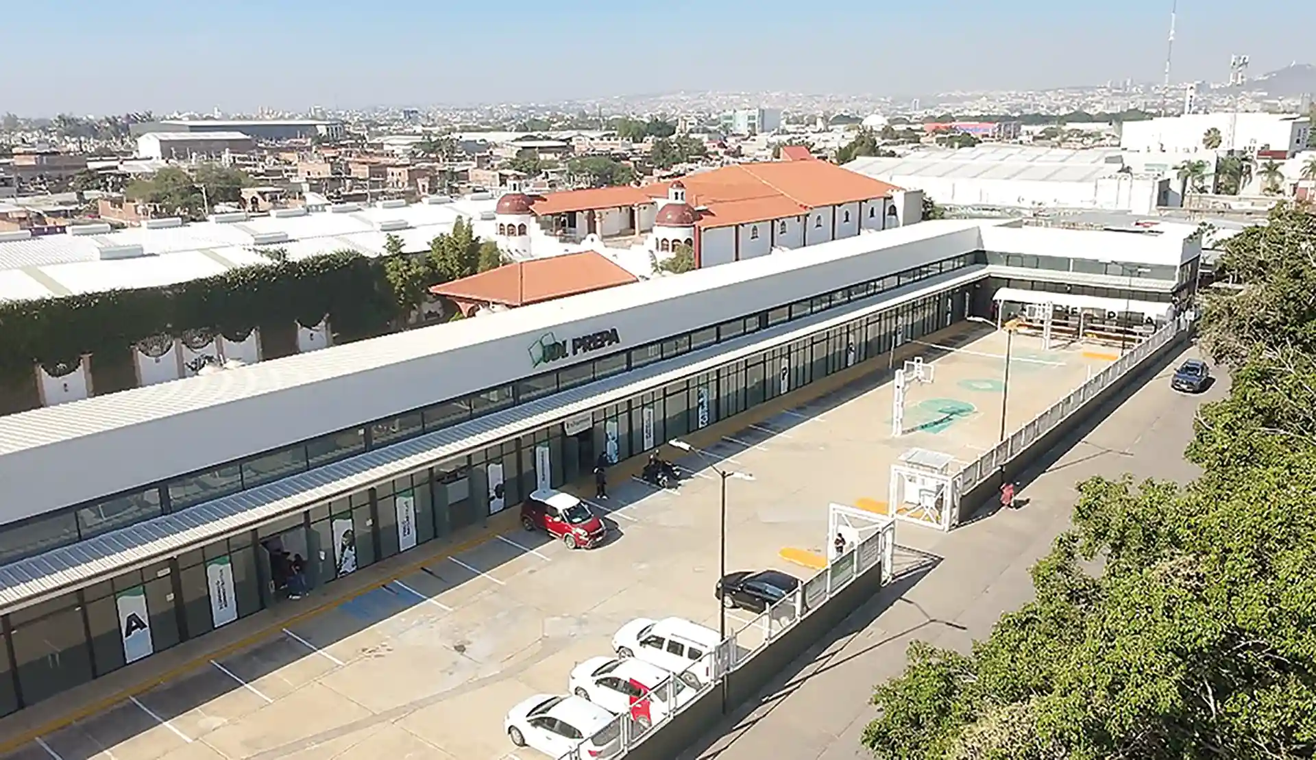 Se proporciona una enseñanza práctica enfocada en el desarrollo de productos y servicios innovadores