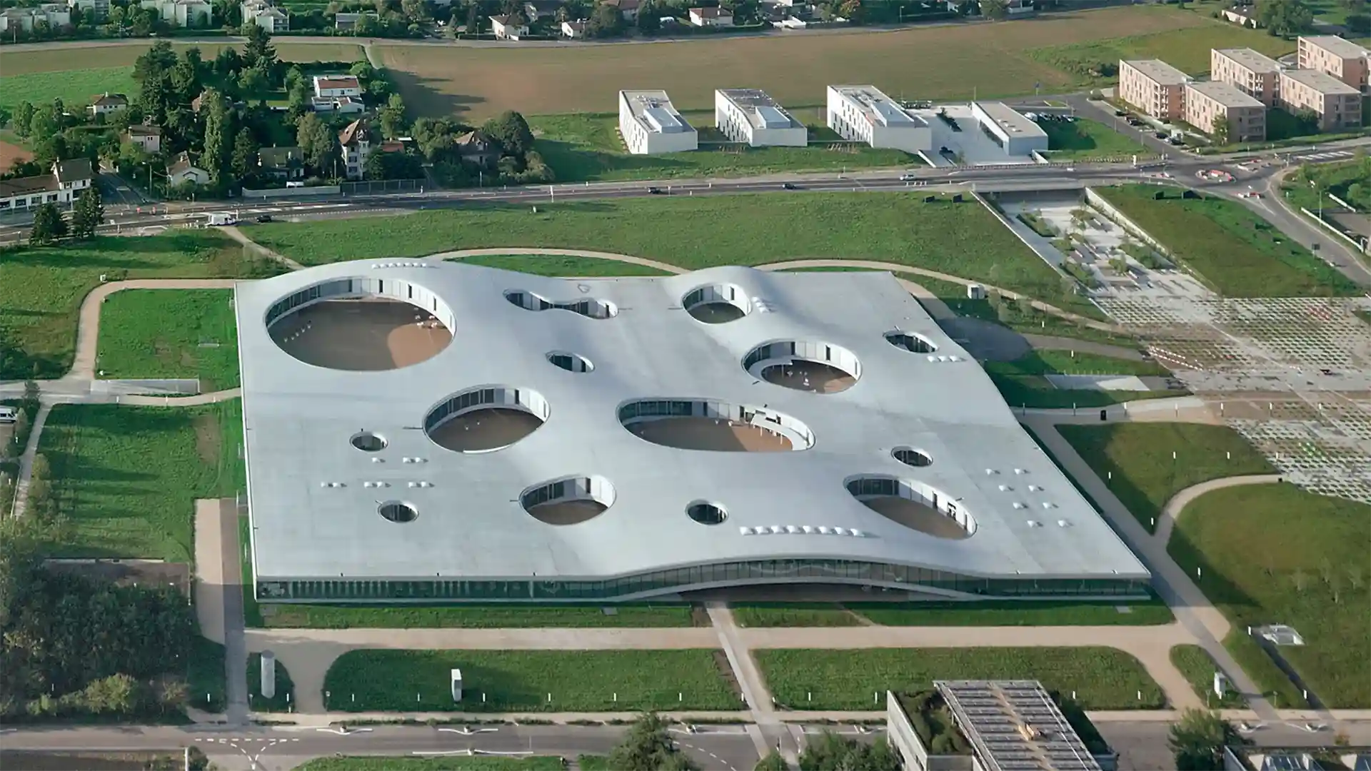 Centro de Aprendizaje Rolex del EPFL en Suiza, de SANAA