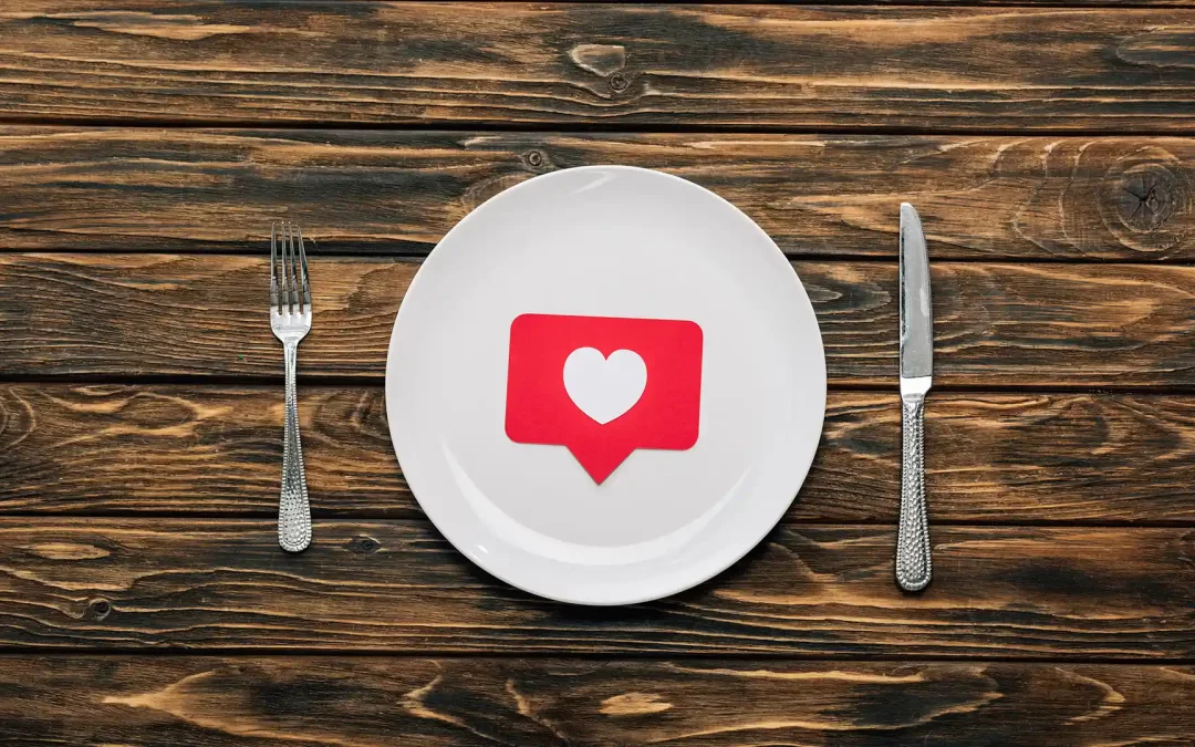 “Hambre digital” las redes sociales influyen en tu alimentación