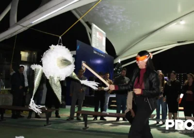 Se realizaron actividades tradicionales como romper la piñata