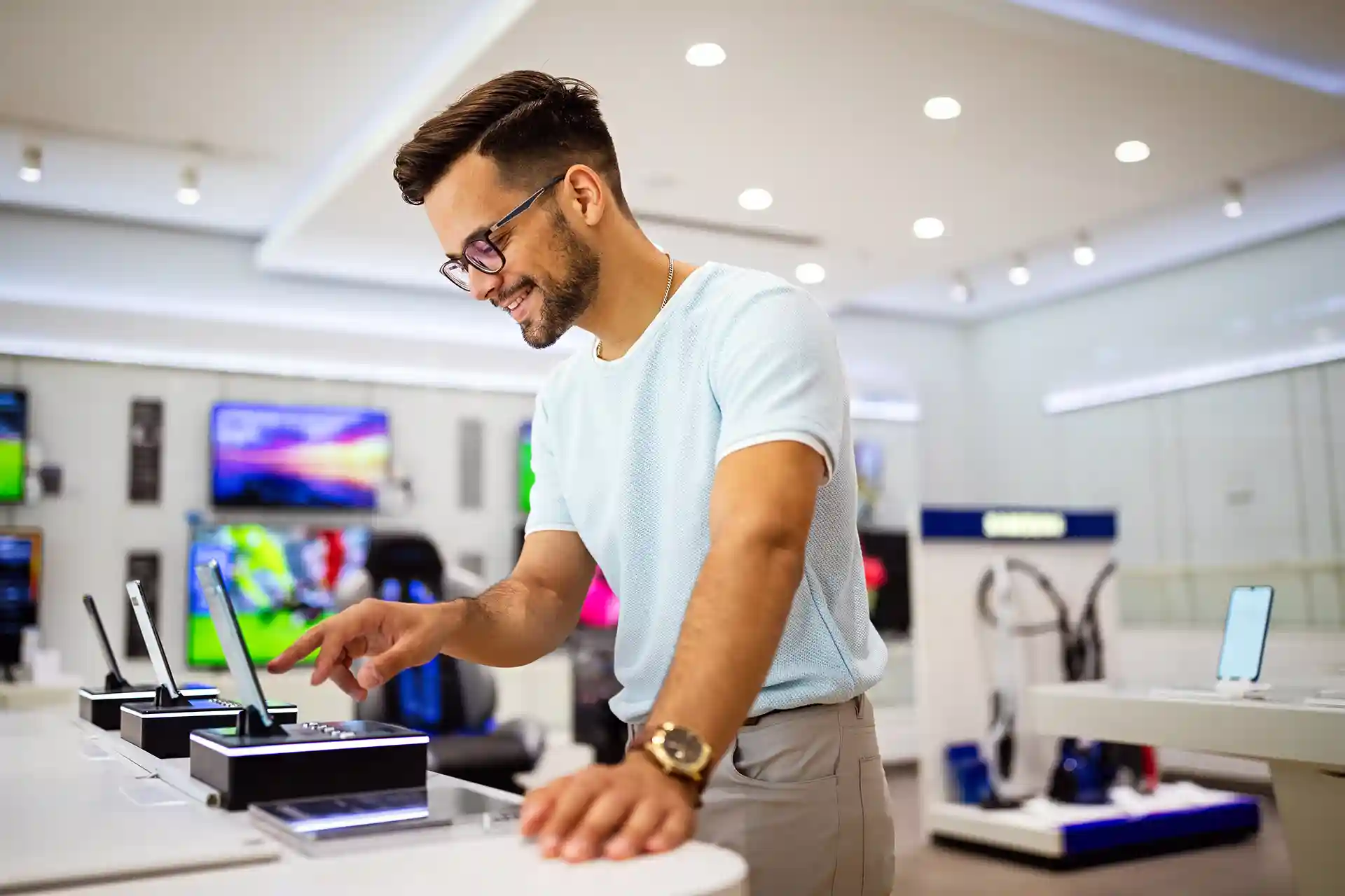 Uno de los errores más comunes al iniciar el año es invertir de manera impulsiva en tecnología por presión del mercado