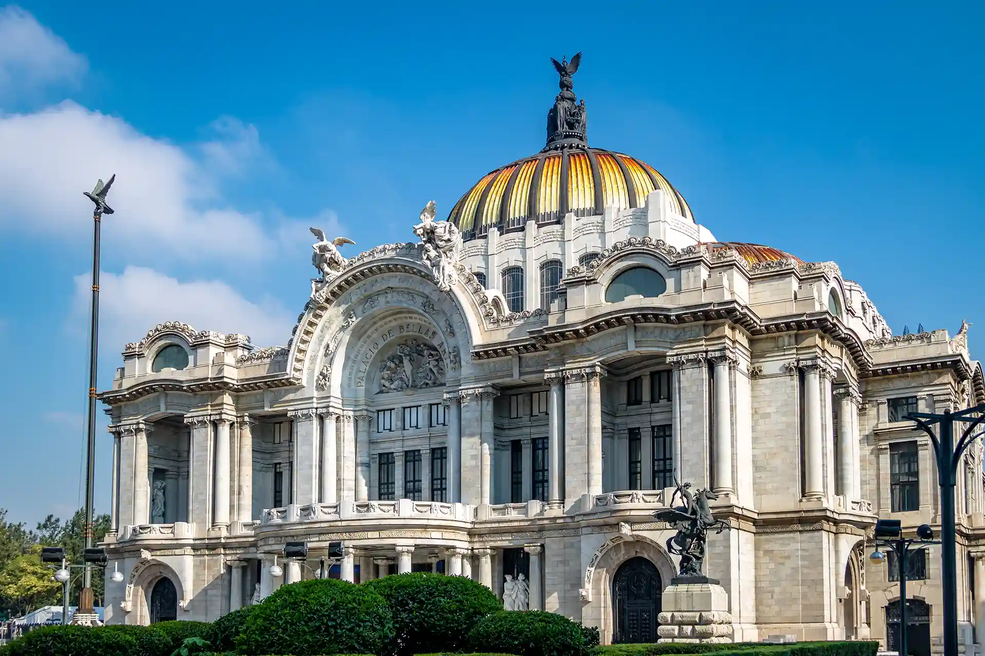 Convertir cada congreso en un acelerador donde la educación y la empresa se fusionan para impulsar el talento que viene evento tras evento