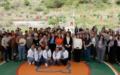 UNIVA León entrega aulas móviles al DIF León